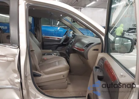 2013 Chrysler Town & Country Touring из США, поврежденный, VIN 2C4RC1BG2DR610346